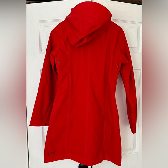 Scandinavian Explorer Raincoat. Small. Norwegian design. New with tags. 🇳🇴 - Picture 2 of 10